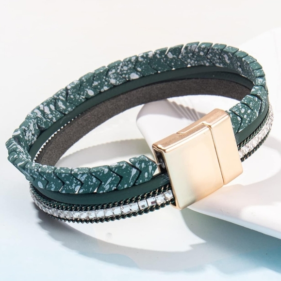 🆕 Green Hematite Leather Rhinestone Wrap Cuff Bracelet with Magnetic Clasp - Picture 2 of 4